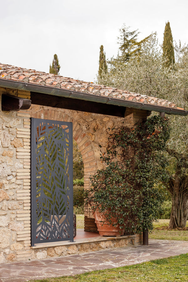 Sichtschutz Livenza montiert | Pulverbeschichtet Anthrazit